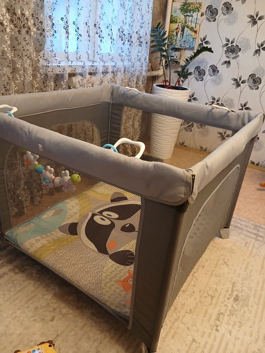 Продаётся манеж игровой ыирмы Chicco