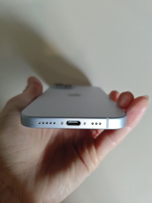 Продавам Iphone 15