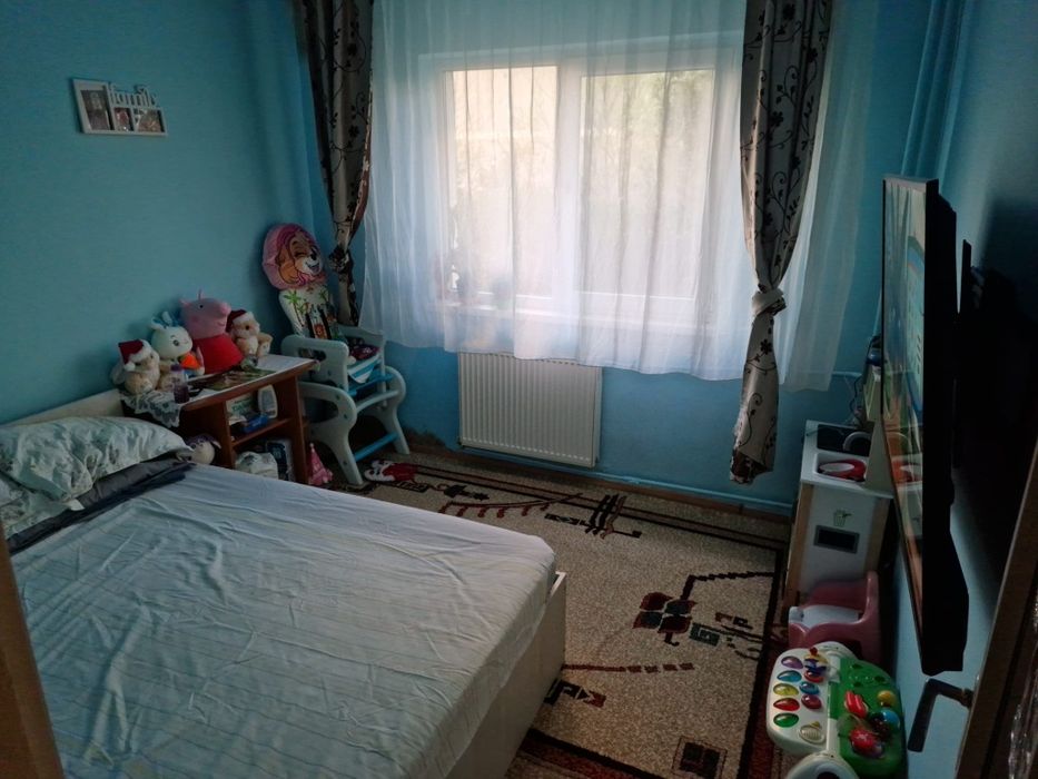 Închiriez apartament cu 2 camere din 01 Aprilie