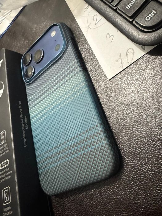 Husa originala ultraslim Pitaka iPhone 17 Pro