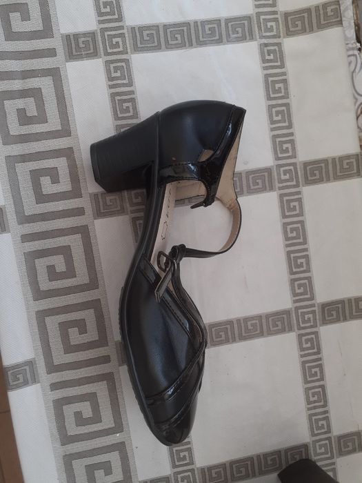 Vand rochie l 220 lei sandale nr 40 noi 100