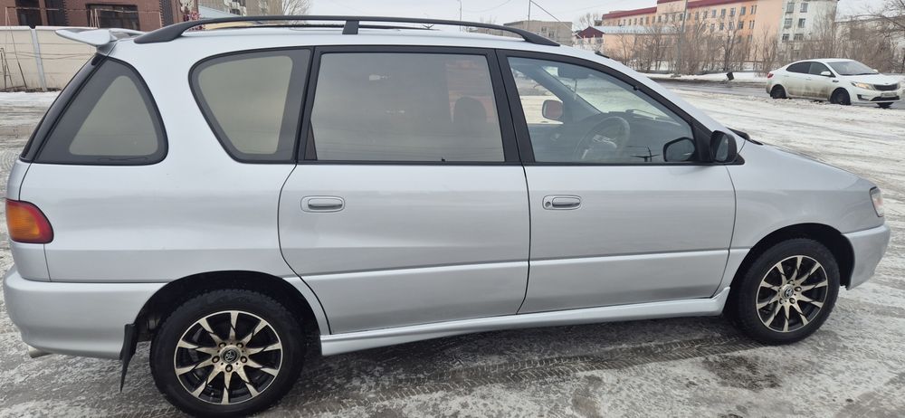 Продам машину Toyota Ipsum 1996