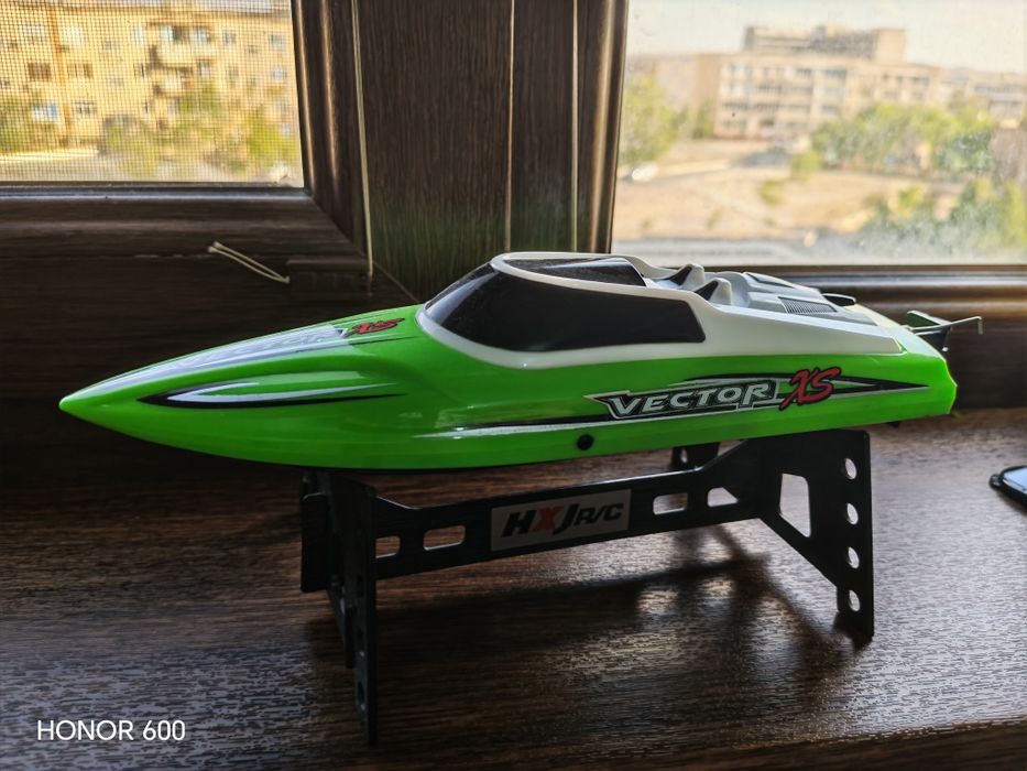 Лодка на радиоуправлении / Volantex Vector XS / Mini.