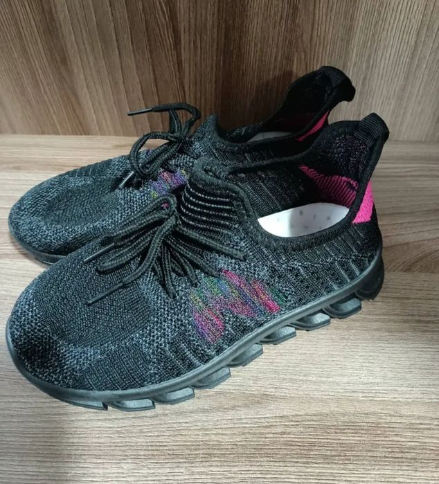 Кроссовки, макасы