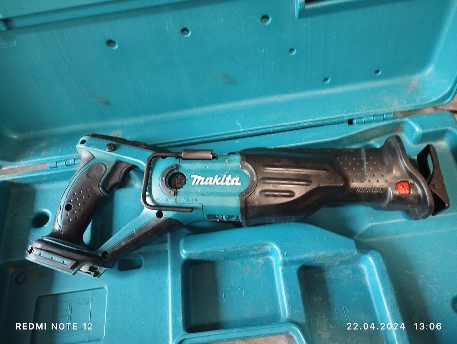 Makita DJR181 - Акумулаторен саблен трион