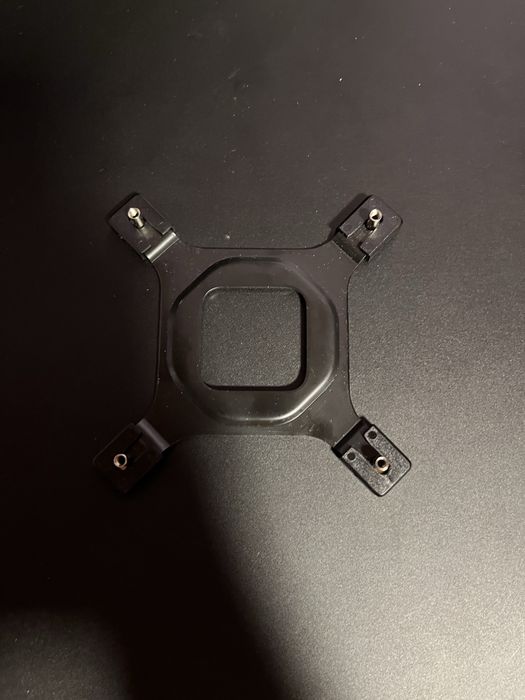 Amd stock cooler,Intel cpu bracket и Chieftec 550w захранване
