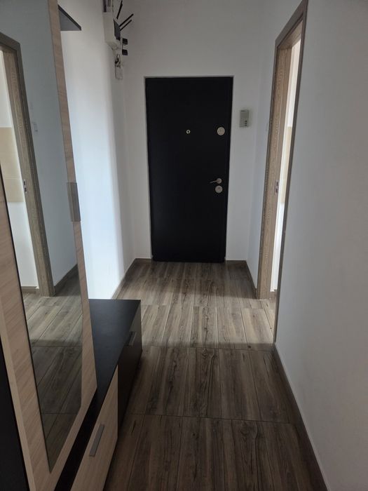 Închiriez apartament 2 camere zona Intim