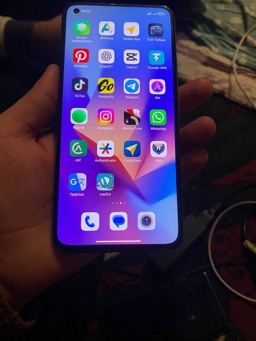 xiaomi 11 LTE sroshna sotiladi tel ozimniki