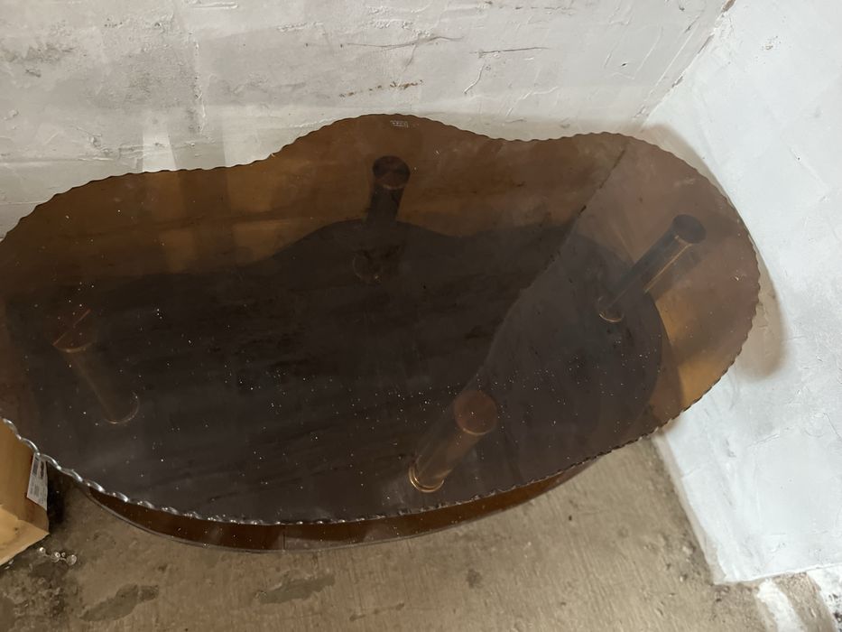 Столик для тевизора.