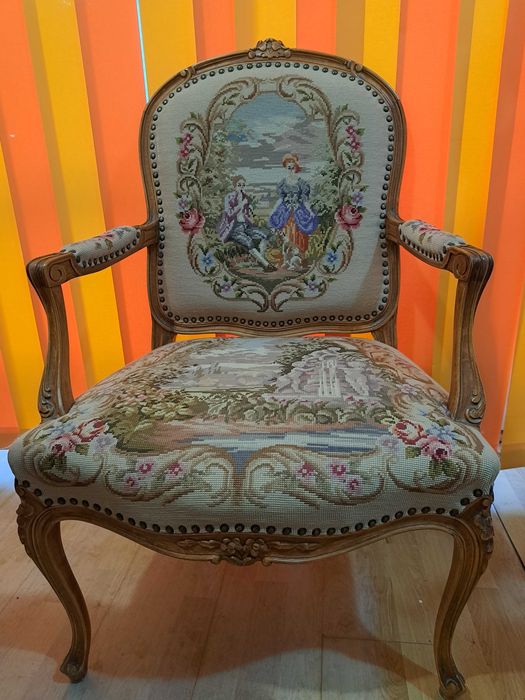 Scaun baroc, tapiserie romantica, utilizat, in stare buna, 800 ron.
