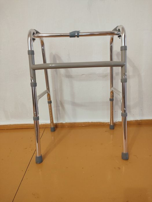 Продам ходунки новые