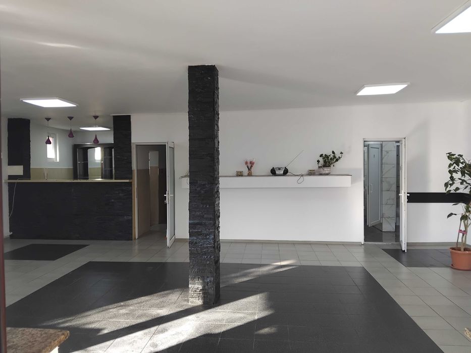 Persoana fizica inchiriez spatiu comercial