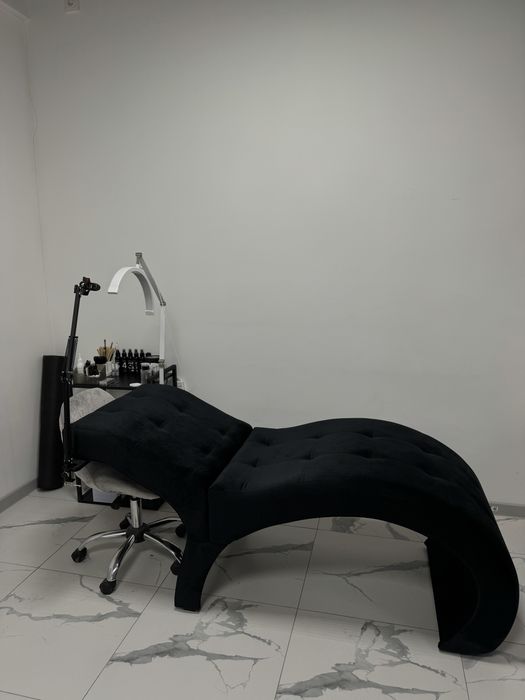 Прдам для салона мебель