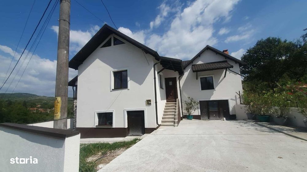 Vila de vanzare in comuna Valeni, judetul Dambovita