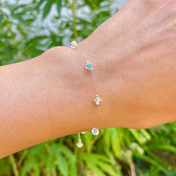 Дамска Нежна Гривна на Прозрачна Корда с Кристали Swarovski/Сваровски