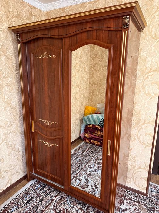 Шифоньер Шкаф купе с зеркалом