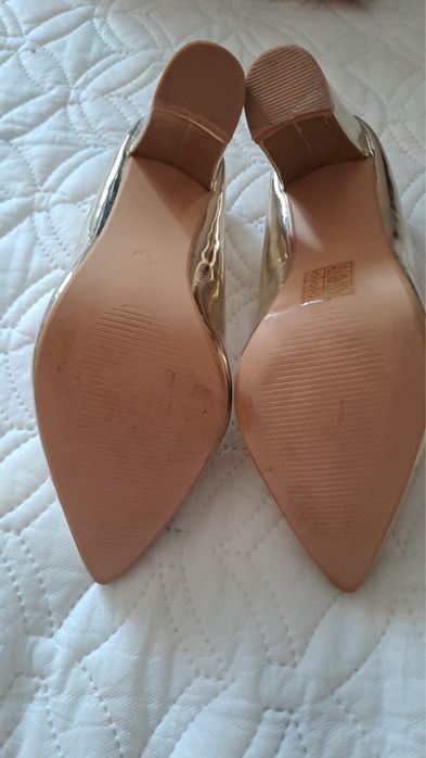 Pantofi aurii 39