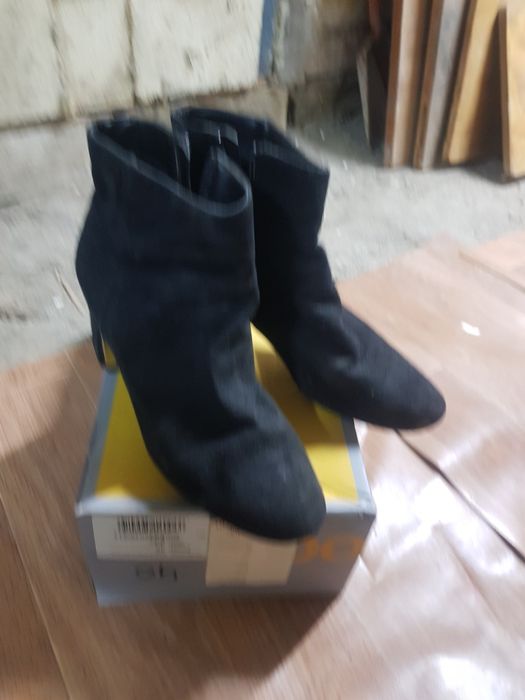 Продам сапоги женские новые