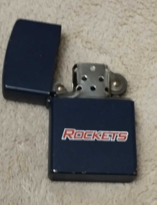 Порцеланов пепелник.Бензинови и газови запалки.