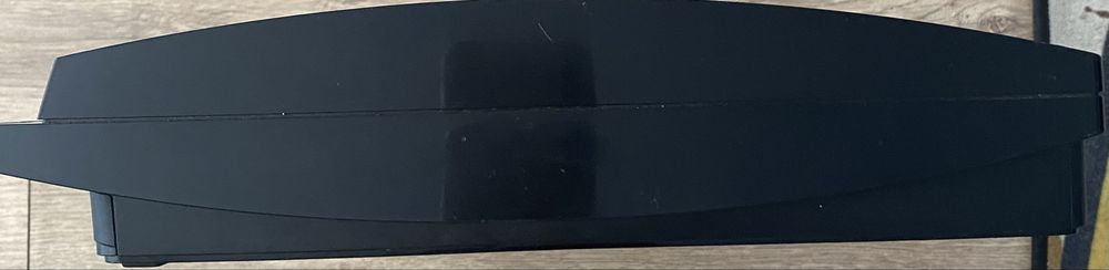 Продаеться прошитая PS3 Slim 320Gb-4 геймпадов-диски