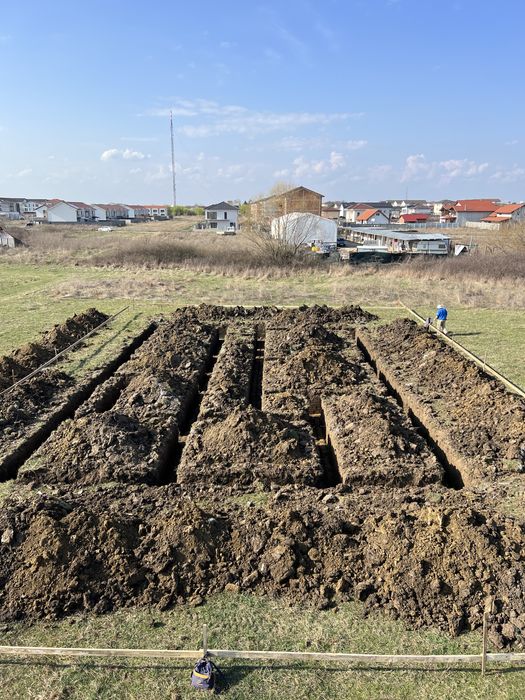 „Executăm săpături fundații, șanțuri și demolări”