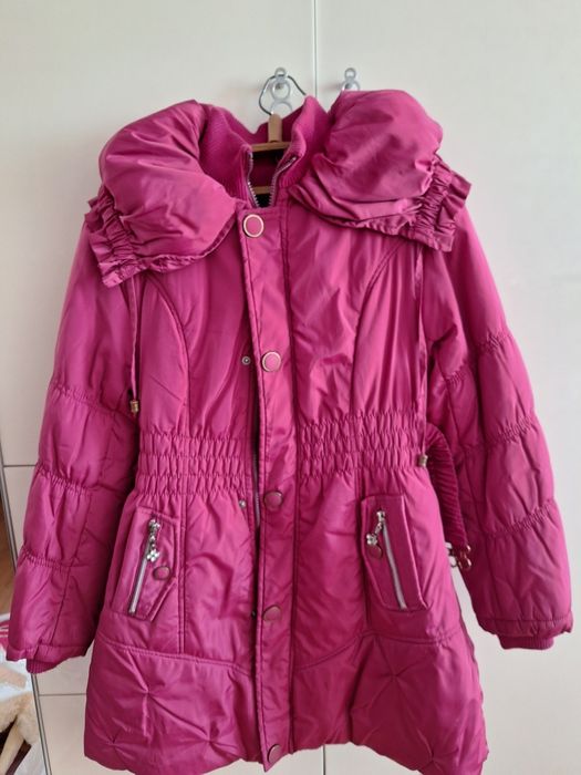 Продам зимние куртки б/у по 2000 теге