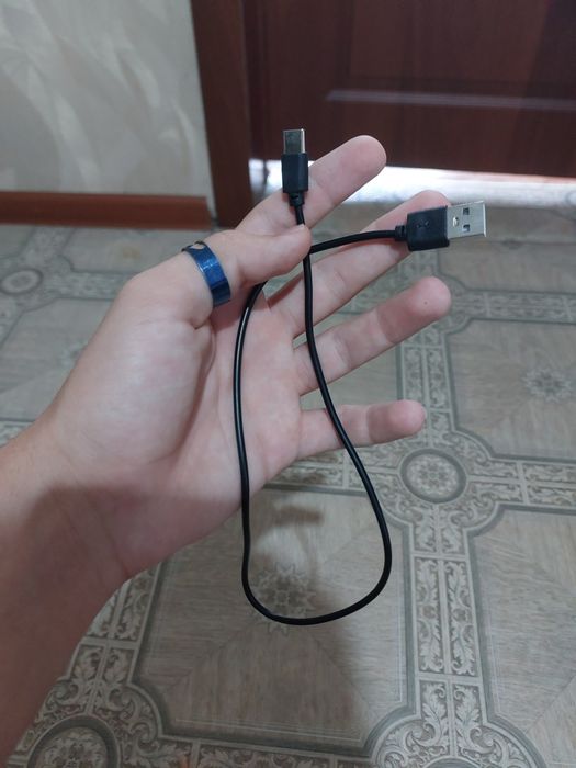 Провод для зарядки.