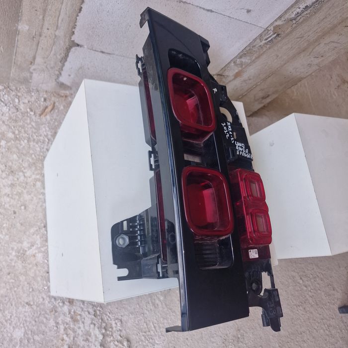 Land Rover Defender 2022 десен стоп 2021-2023