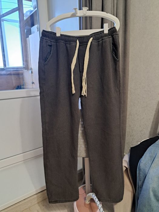 Продам джинсы новые