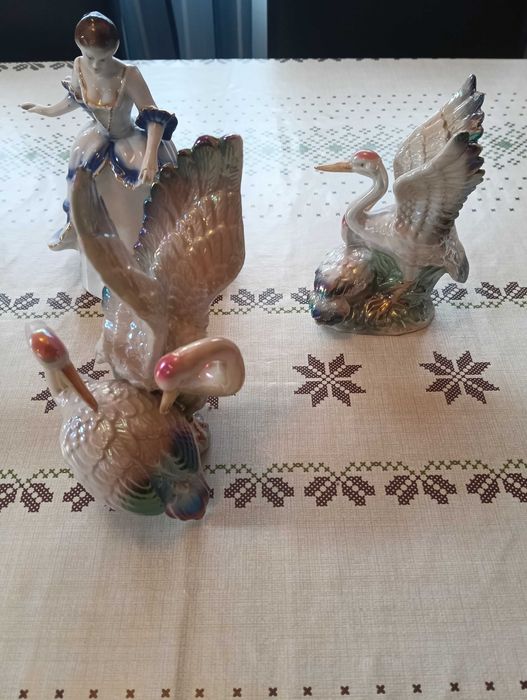 Vând bibelouri diverse figurine