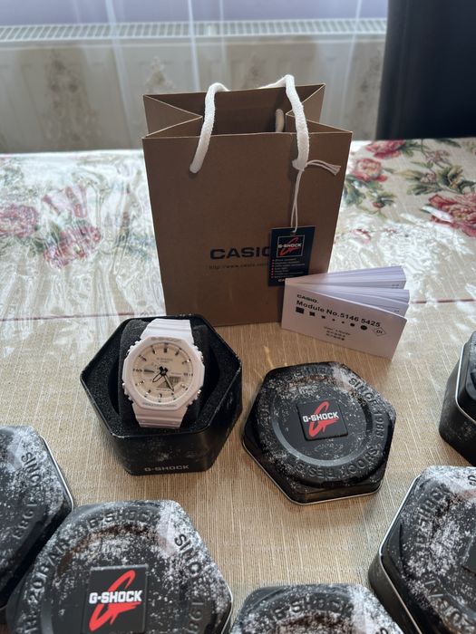 Ceas Casio G-Shock GA-2100-SR-1A alb