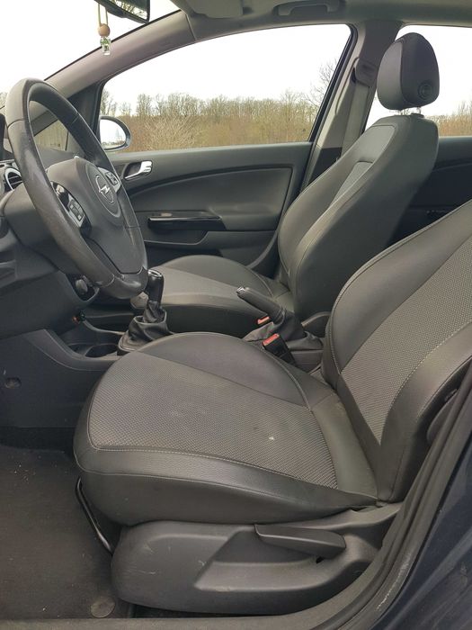 Opel Corsa/1.7 diesel panoramic piele