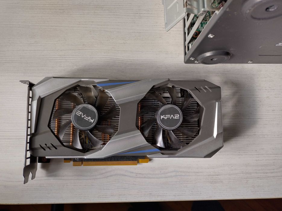 Компютър за игри - Lenovo M81 - Xeon (i7)/RAM 16GB/GTX 1060 3GB