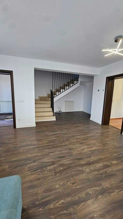 Casă de închiriat Platoul Galata