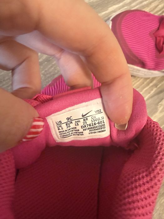 Adidasi Nike copii roz marimea 26