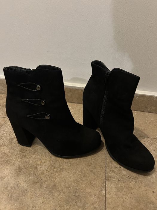 Botine negre cu toc
