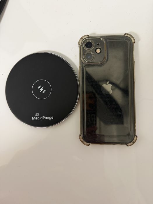 Vând iPhone 12 mini în stare bună de funcționare.