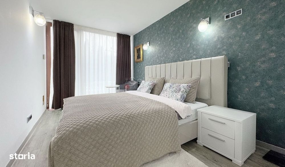 Terase generoase cu vederea spre padure