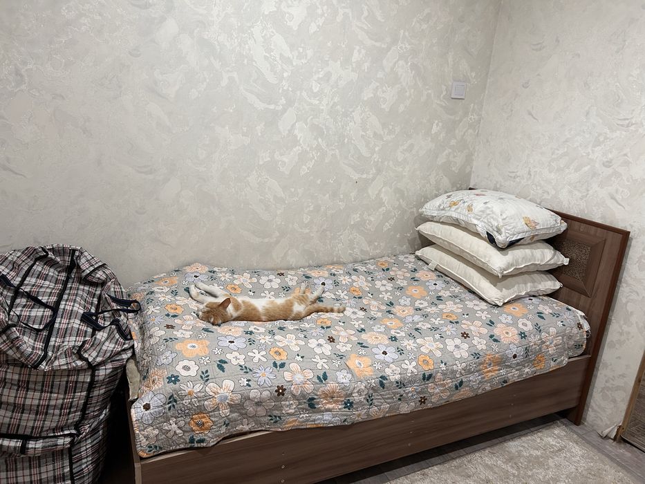 Продам спальный гарнитур