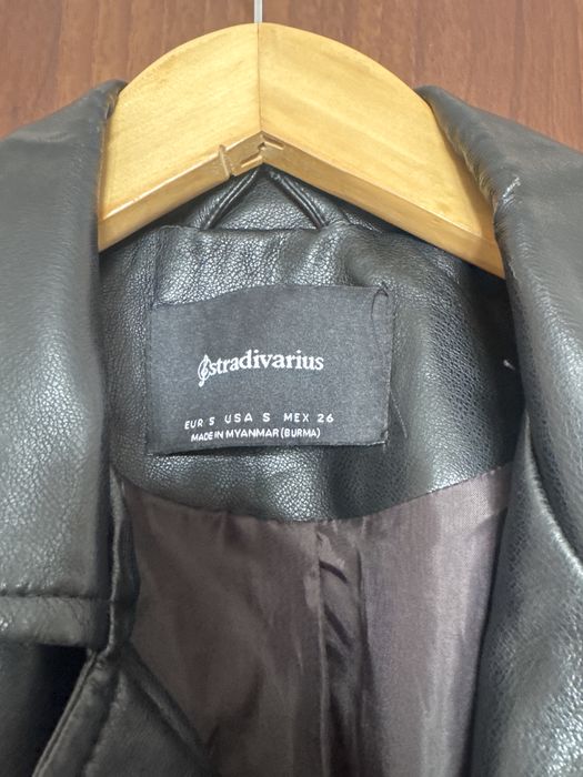 Продаю кожанку stradivarius