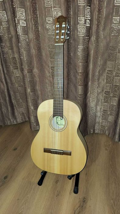 Chitara Hora nefolosita, in stare excelenta