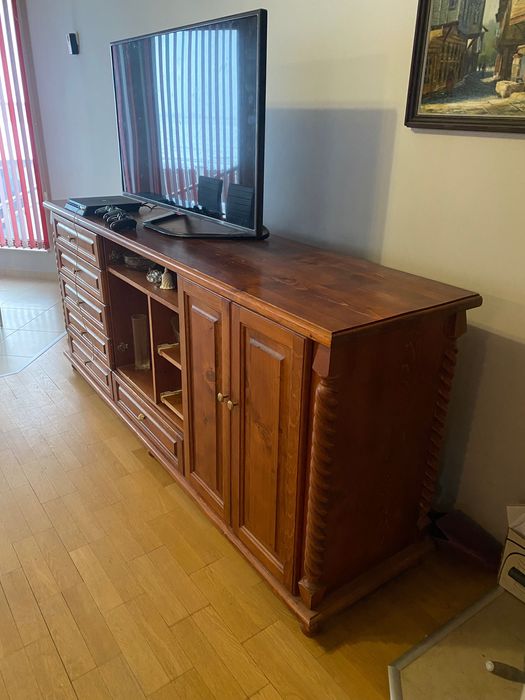 Холна гарнитура със секция и маса