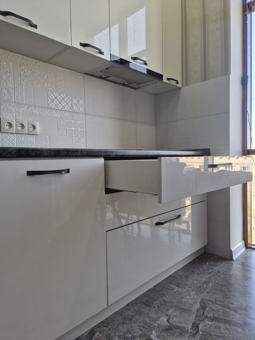 Кухня 240 × 240 × 60