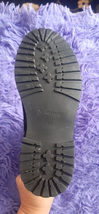 Продам ботинки зимние 36 размер