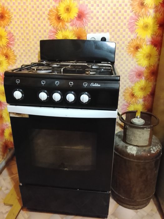 Продам газ плиту