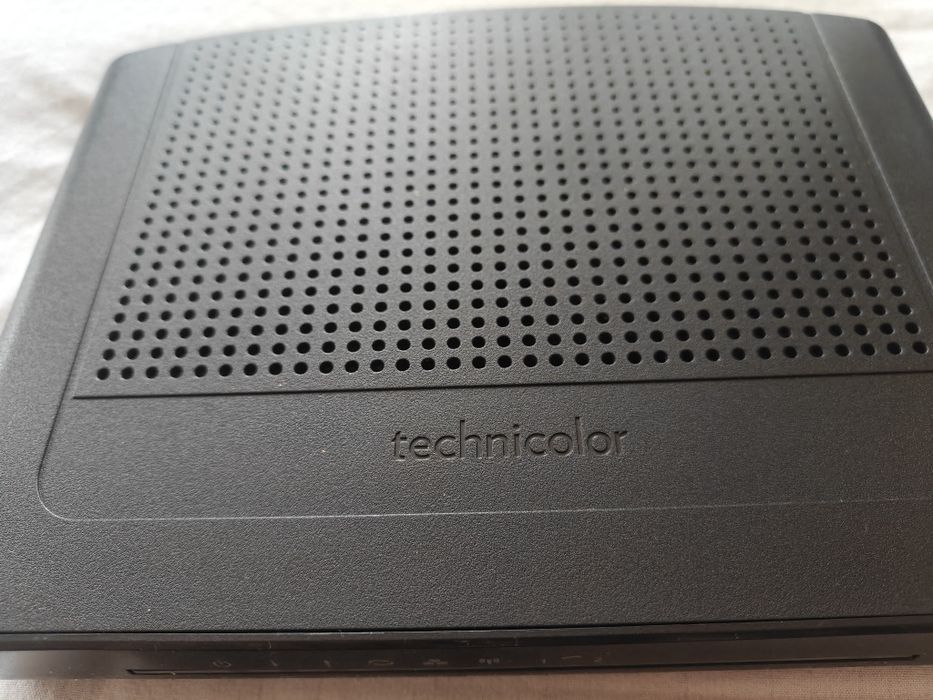 Безжичен кабелен гласов гейтуей- модем и рутер в едно