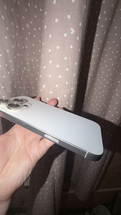 Продам iphone 16 pro