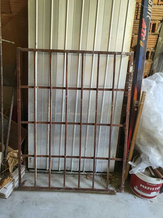 Метални решетки за прозорци