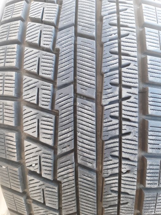 Продам шины 235/45/18 якогама