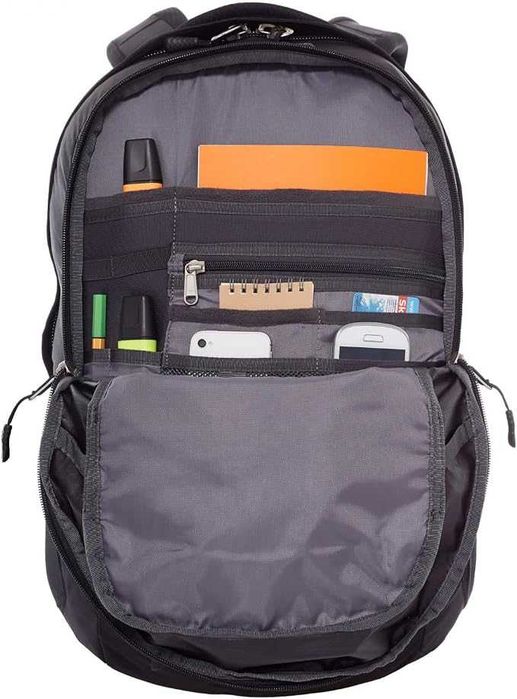 Продавам раница The North Face Borealis (Black)